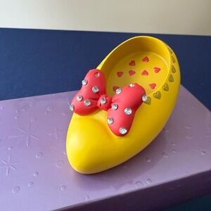 Disney “Character Cobbler” Minnie Mouse, 1928 “Heel to the Cheese” Collectible